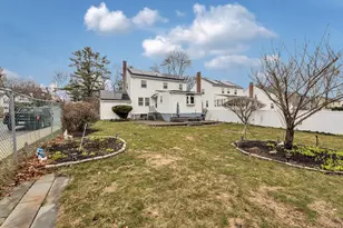 76 Clearwater Dr, Boston, MA 02126 - Photo 36