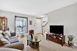 80 Yorktown Dr, Springfield, MA 01108 - Photo 6