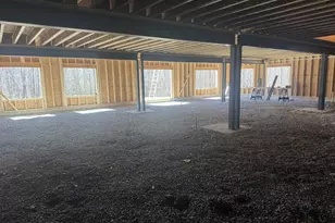 307 S E Main St, Douglas, MA 01516 - Photo 10