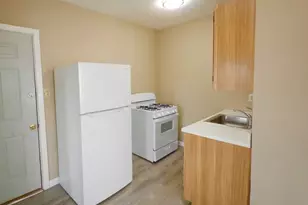 25 Oakland Ave, Everett, MA 02149 - Photo 1