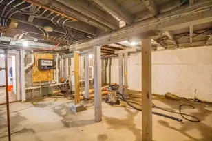 26 Vinson St, Worcester, MA 01605 - Photo 12