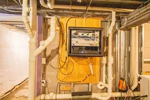 26 Vinson St, Worcester, MA 01605 - Photo 14