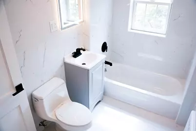 33 Hammond Pond Pkwy #2, Newton, MA 02467 - Photo 8