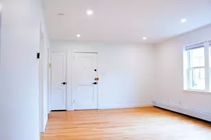 33 Hammond Pond Pkwy, Newton, MA 02467 - Photo 4