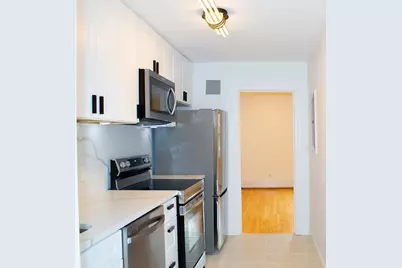 33 Hammond Pond Pkwy #2, Newton, MA 02467 - Photo 2