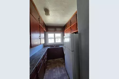 21 Chapel St #2, Springfield, MA 01109 - Photo 4