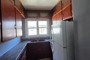 21 Chapel St, Springfield, MA 01109 - Photo 4