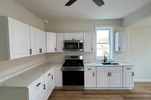 192 Chestnut St, Holyoke, MA 01040 - Photo 6