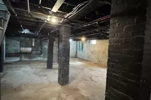 192 Chestnut St, Holyoke, MA 01040 - Photo 40