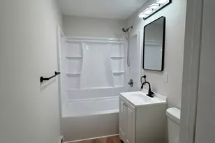 192 Chestnut St, Holyoke, MA 01040 - Photo 38