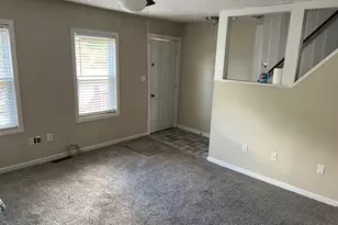 658 Old West Central St, Franklin, MA 02038 - Photo 2