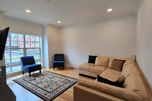 2009 Symmes Cir, Arlington, MA 02474 - Photo 2
