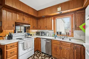 53 Newtown St, Fitchburg, MA 01420 - Photo 4