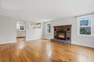 35 Brooks St, Upton, MA 01568 - Photo 6