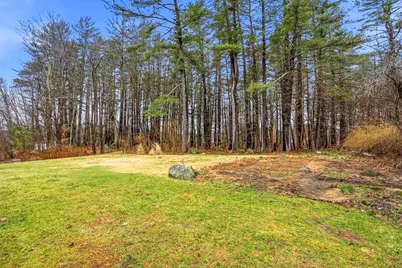 35 Brooks St, Upton, MA 01568 - Photo 4