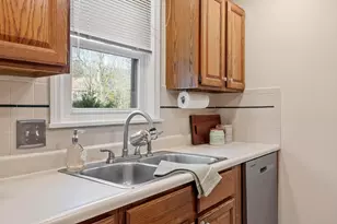 37 Drake Rd, Fitchburg, MA 01420 - Photo 10