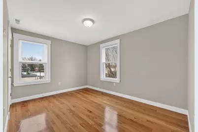 42 Almont St #3L, Medford, MA 02155 - Photo 4