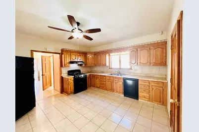 34 Medford St #1, Medford, MA 02155 - Photo 4