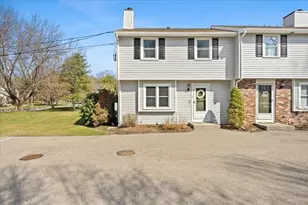 6 Robin Cir, Norton, MA 02766 - Photo 2