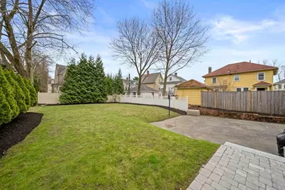 644 Weld St, Boston, MA 02132 - Photo 28