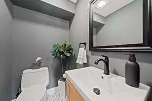 644 Weld St, Boston, MA 02132 - Photo 14
