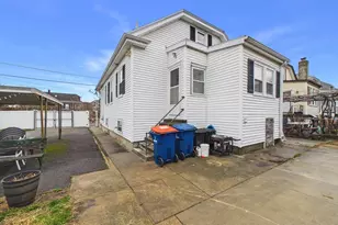 108 Hope St, New Bedford, MA 02745 - Photo 4