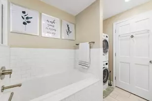 1045 Washington St, Newton, MA 02465 - Photo 14