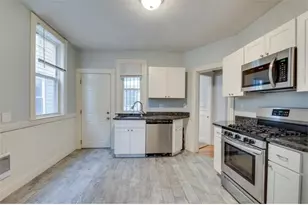 37 Taft St, Boston, MA 02125 - Photo 10