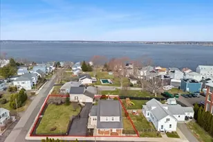 25 Winward St, Fall River, MA 02724 - Photo 4