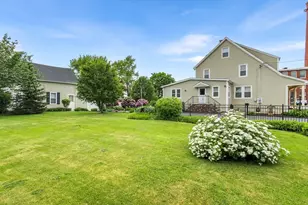 25 Winward St, Fall River, MA 02724 - Photo 4