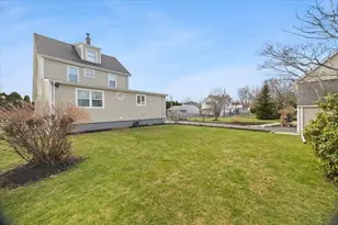 25 Winward St, Fall River, MA 02724 - Photo 34