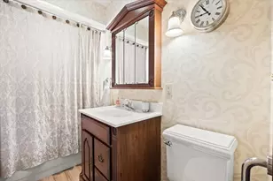 25 Winward St, Fall River, MA 02724 - Photo 16