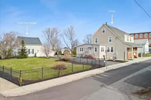 25 Winward St, Fall River, MA 02724 - Photo 2