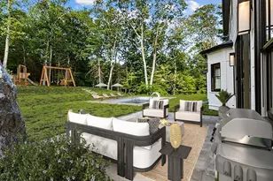 957 South St, Needham, MA 02492 - Photo 2