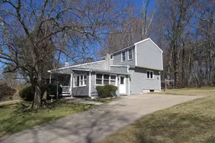 30 Taft Ave, Mendon, MA 01756 - Photo 2