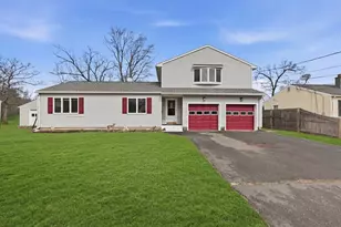 70 Warwick Rd, Chicopee, MA 01020 - Photo 1