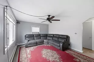 70 Warwick Rd, Chicopee, MA 01020 - Photo 12