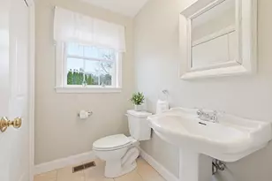 147 Commonwealth Ave, Attleboro, MA 02703 - Photo 38