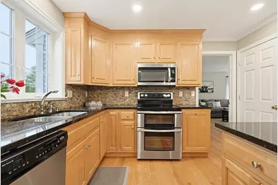 147 Commonwealth Ave, Attleboro, MA 02703 - Photo 6
