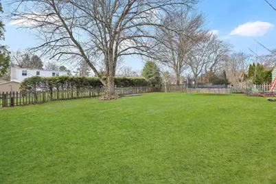 47 Ravenwood St, Springfield, MA 01129 - Photo 30