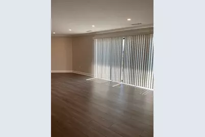 1006 Paradise Rd #PH Q, Swampscott, MA 01907 - Photo 2