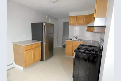 7 Greenwood St #B, Wakefield, MA 01880 - Photo 2