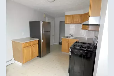 7 Greenwood St #B, Wakefield, MA 01880 - Photo 2