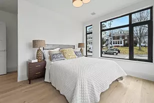 34 Oak St, Boston, MA 02136 - Photo 8