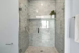 34 Oak St, Boston, MA 02136 - Photo 18