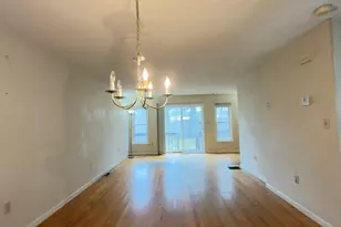 48 Castlegate Dr, Springfield, MA 01129 - Photo 6