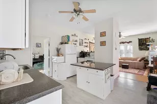 8 Oak St, North Attleboro, MA 02760 - Photo 12