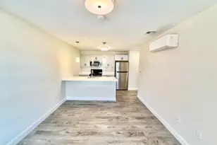 882 Massachusetts Ave, Arlington, MA 02476 - Photo 2