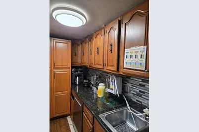 11 Maxwell St, Worcester, MA 01607 - Photo 4