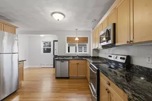 12 Riverside Ct, Saugus, MA 01906 - Photo 2